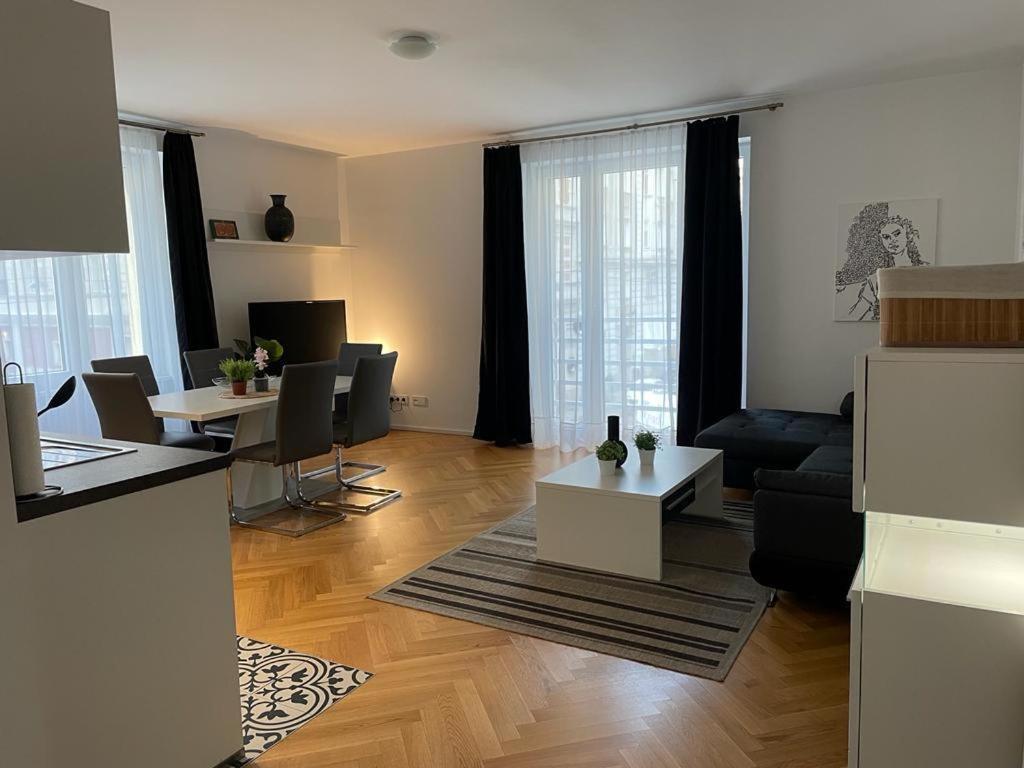 1St City La Opera Suites Вена Экстерьер фото