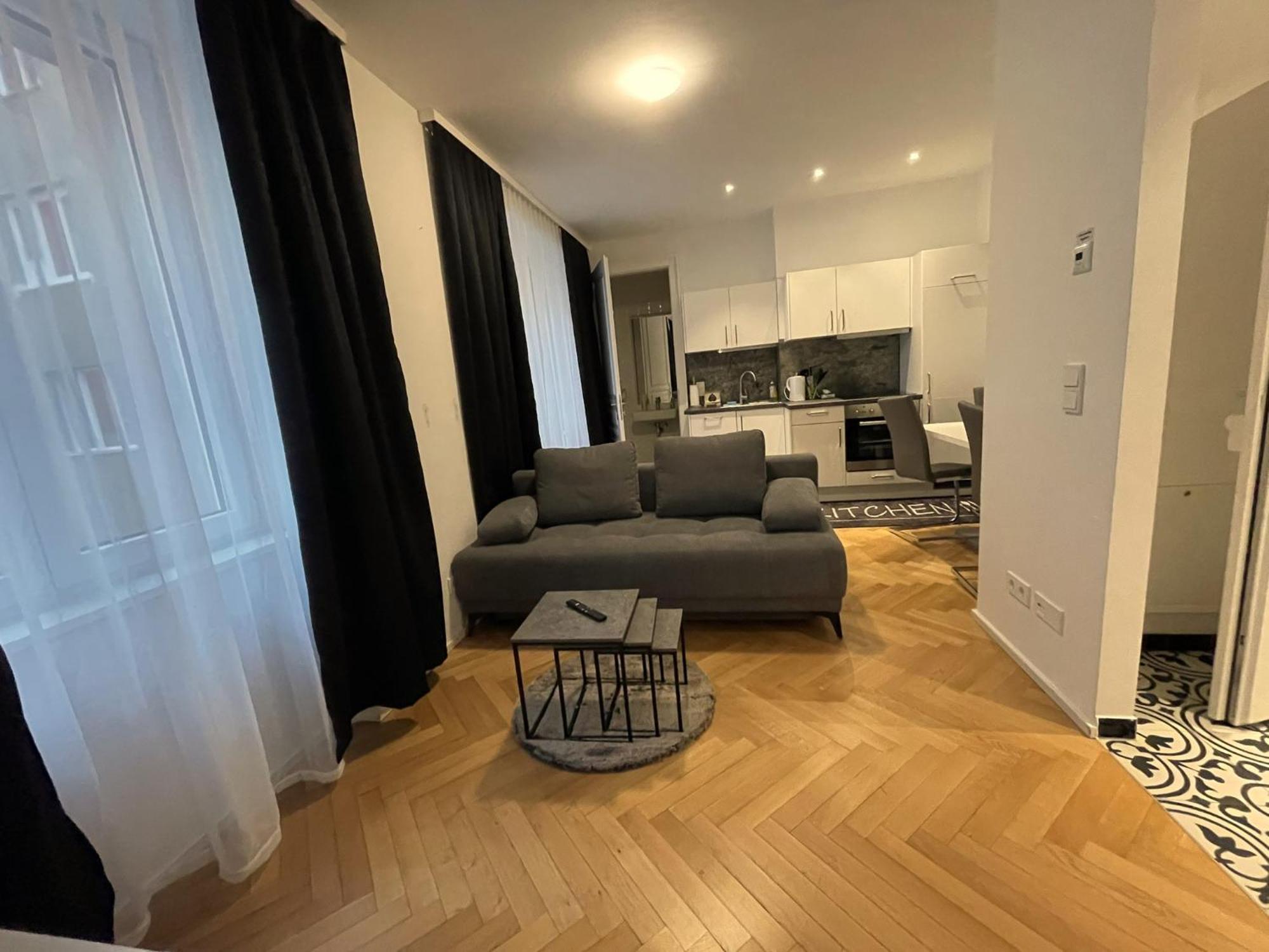 1St City La Opera Suites Вена Экстерьер фото